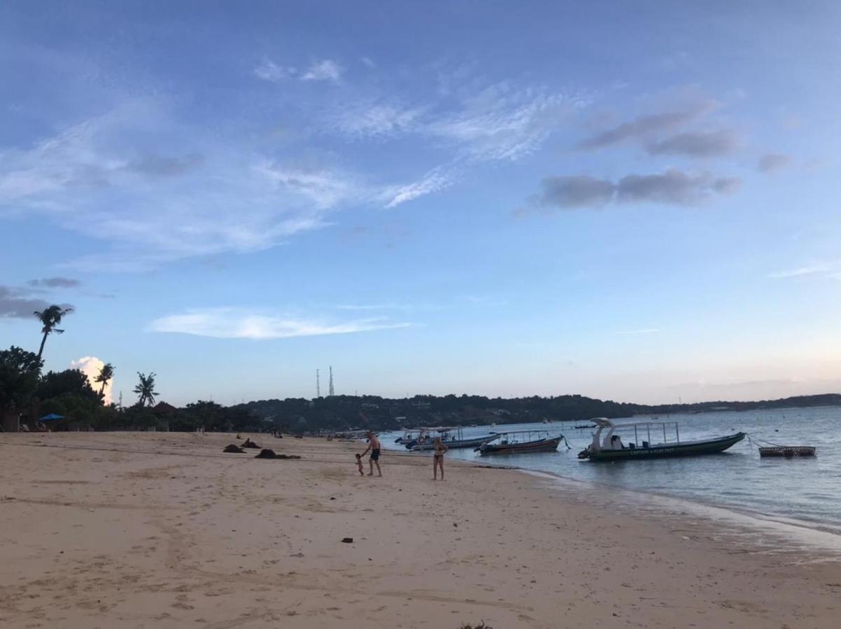 A_One House Hotel Lembongan Exterior photo