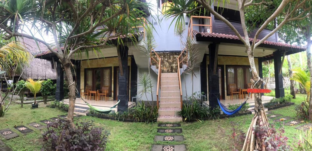 A_One House Hotel Lembongan Exterior photo
