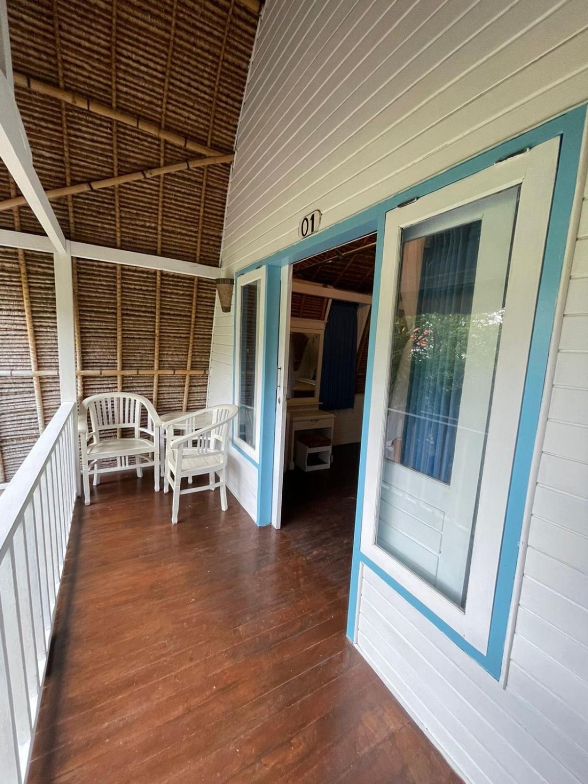 A_One House Hotel Lembongan Exterior photo
