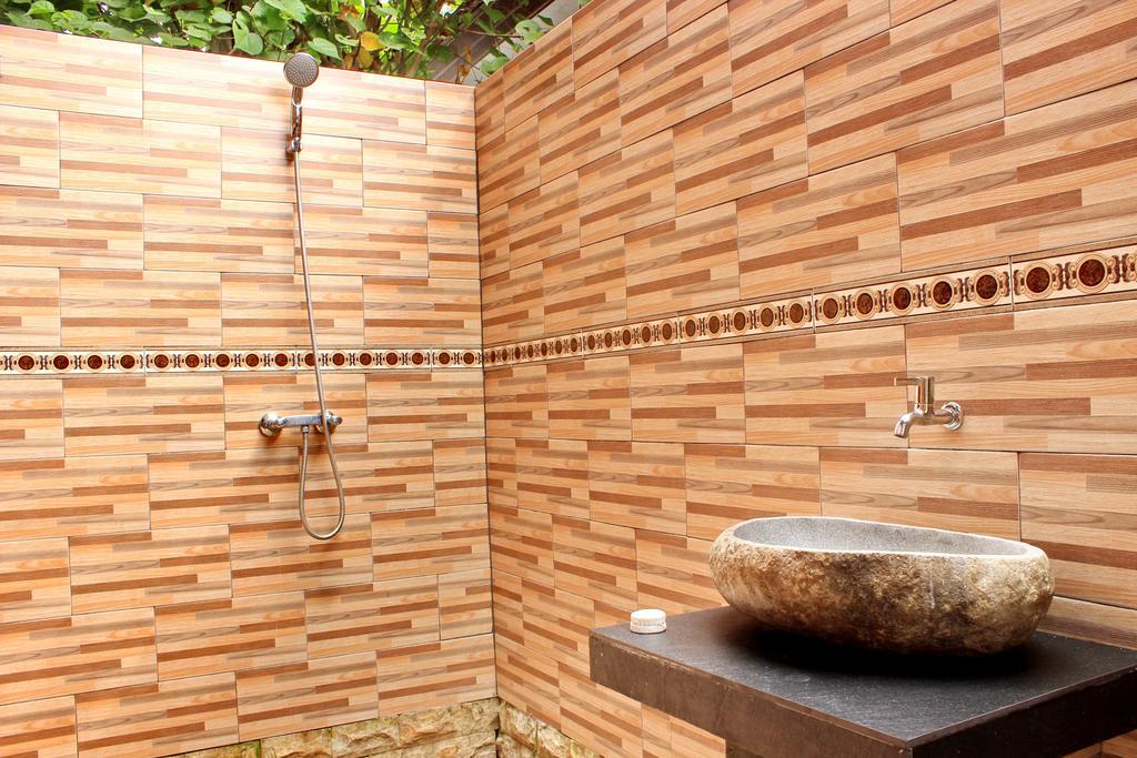 A_One House Hotel Lembongan Exterior photo